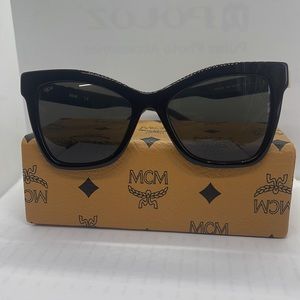 BNIB Brand New never worn MCM Sunglass Woman’s style MCM712 S Black